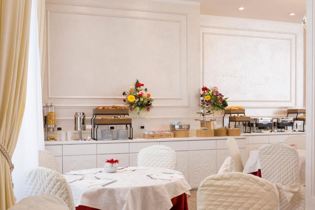 Hotel Vienna Ostenda e Ristorante il Danubio Rimini Esterno foto