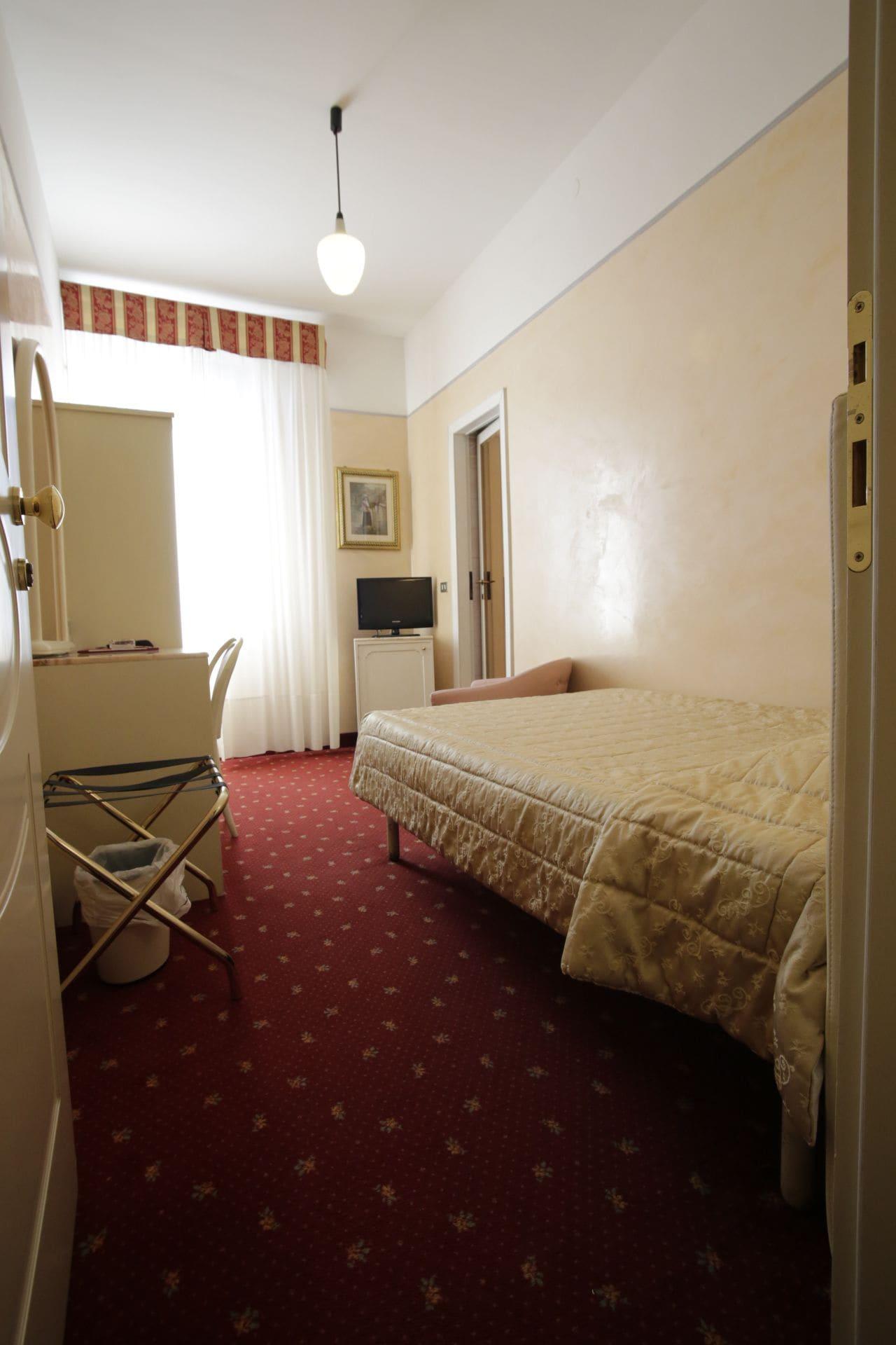 Hotel Vienna Ostenda e Ristorante il Danubio Rimini Esterno foto