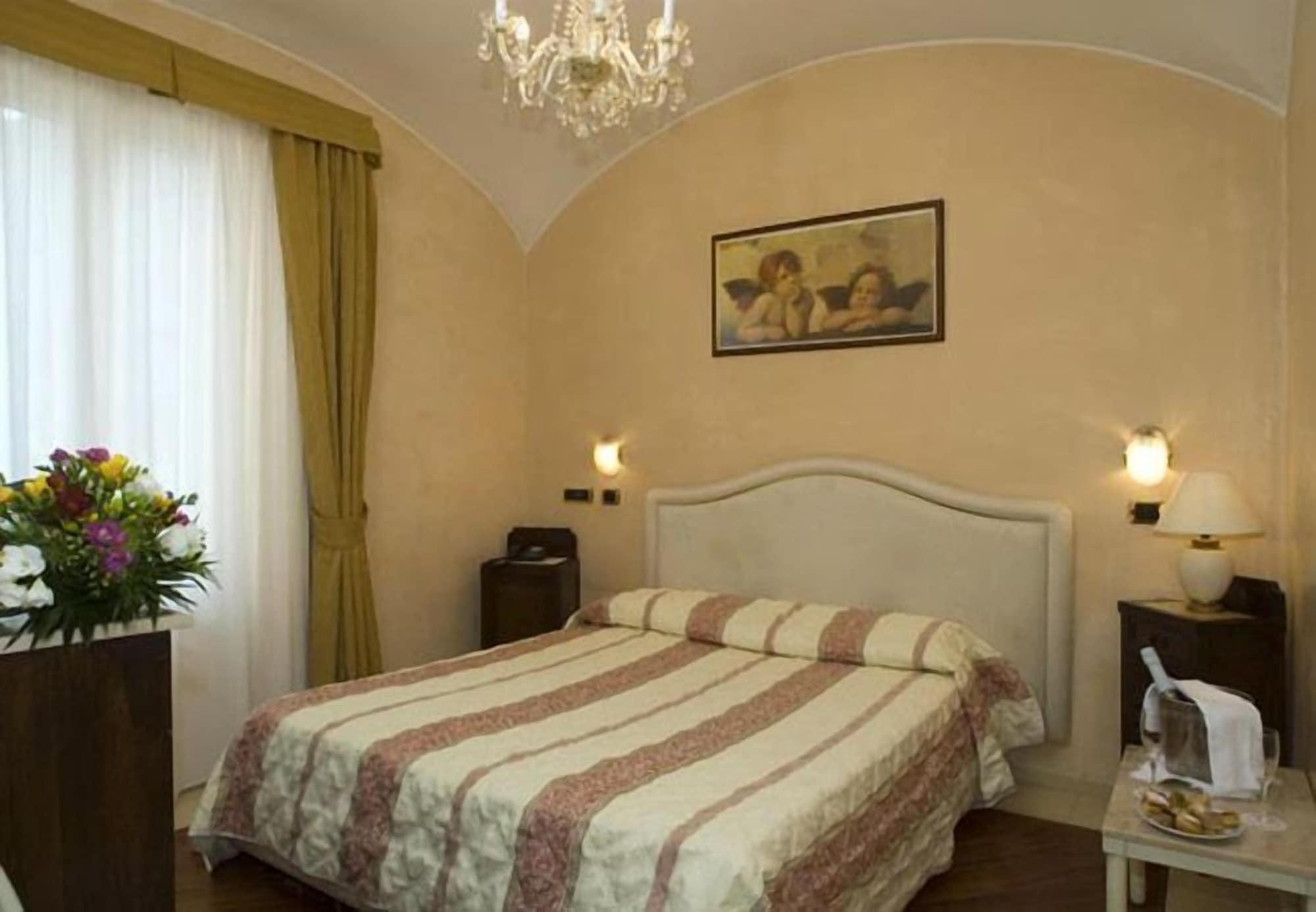Hotel Vienna Ostenda e Ristorante il Danubio Rimini Esterno foto