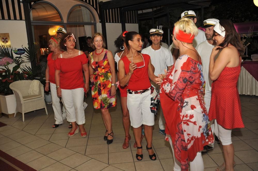 Hotel Vienna Ostenda e Ristorante il Danubio Rimini Esterno foto