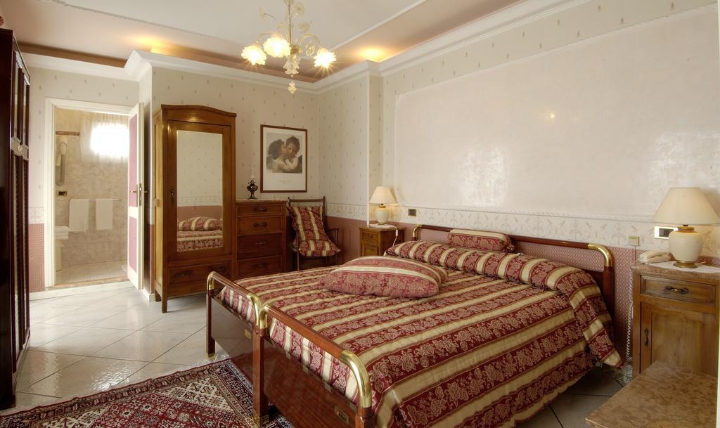 Hotel Vienna Ostenda e Ristorante il Danubio Rimini Esterno foto