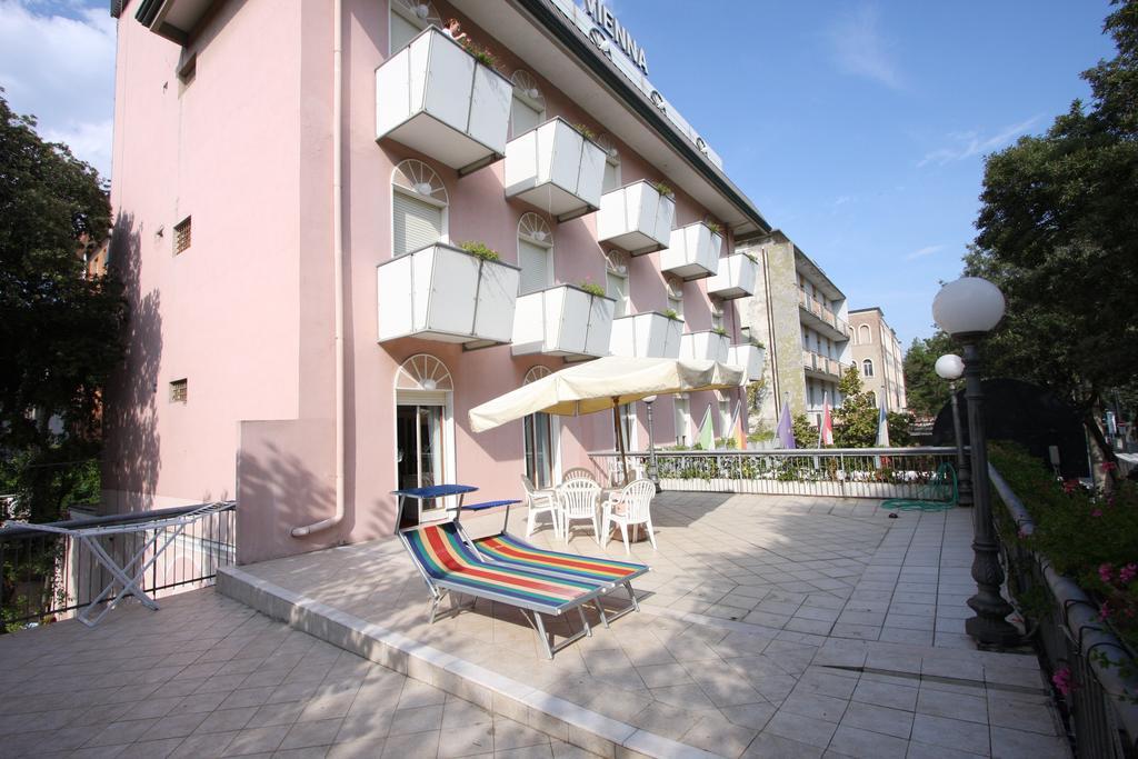 Hotel Vienna Ostenda e Ristorante il Danubio Rimini Esterno foto