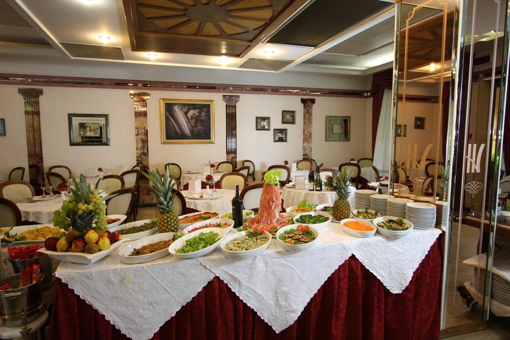 Hotel Vienna Ostenda e Ristorante il Danubio Rimini Esterno foto