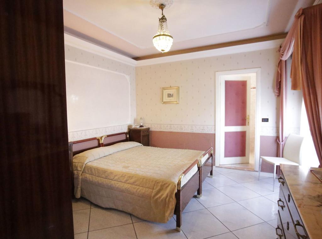 Hotel Vienna Ostenda e Ristorante il Danubio Rimini Esterno foto