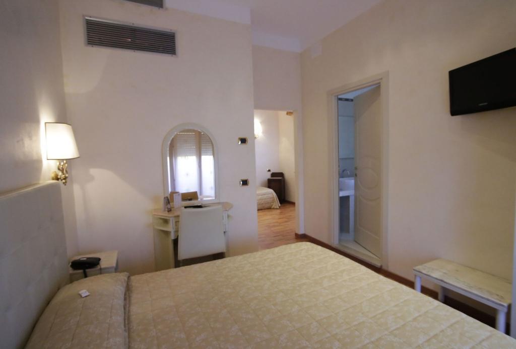 Hotel Vienna Ostenda e Ristorante il Danubio Rimini Esterno foto