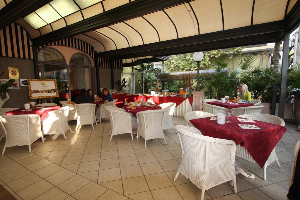 Hotel Vienna Ostenda e Ristorante il Danubio Rimini Esterno foto